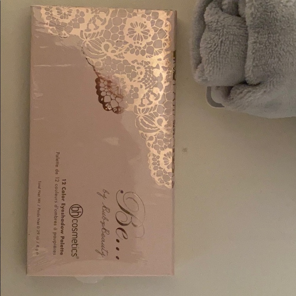 Brand new eyeshadow palette